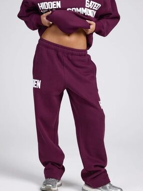 GATED COMMUNITY STRAIGHT LEG SWEATPANTS